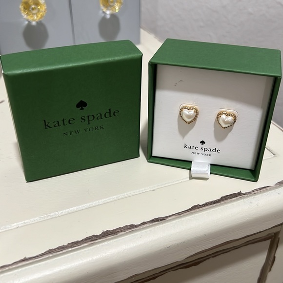 ❤️ Cute. Kate spade Heart Earrings. - Picture 3 of 12